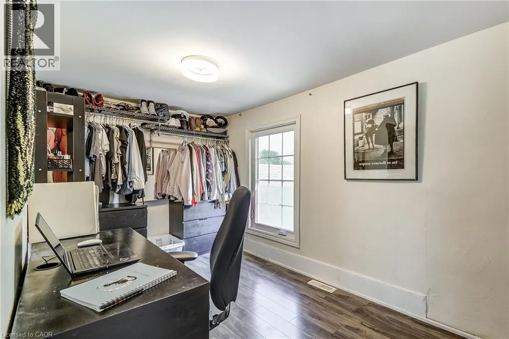 201 BARTON Street W