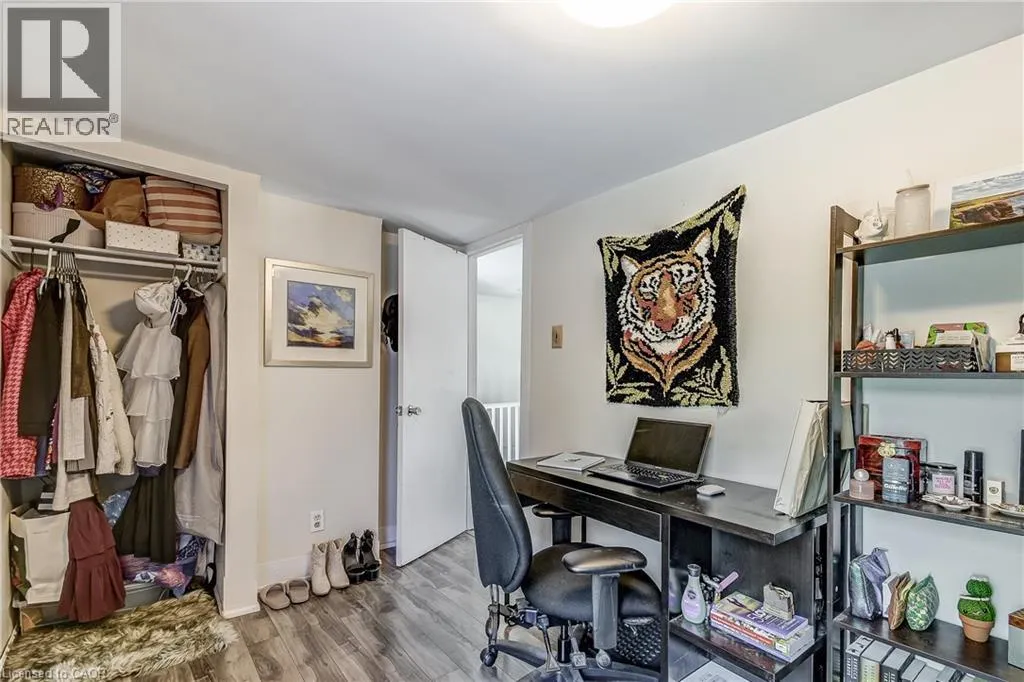 201 BARTON Street W