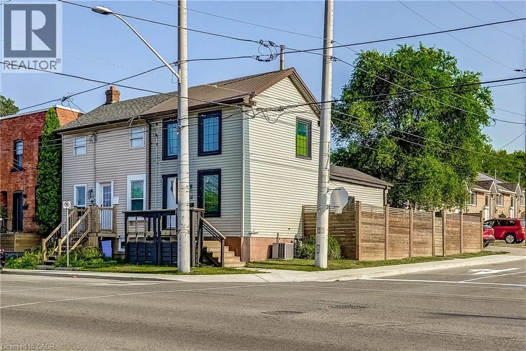 201 BARTON Street W