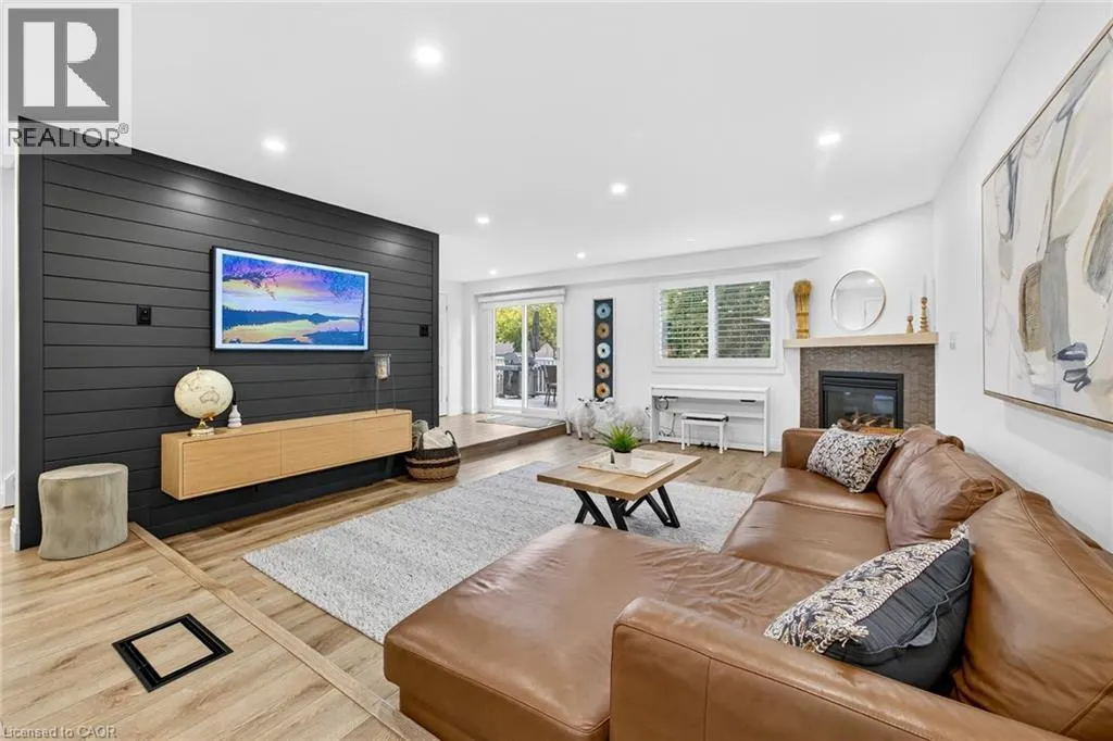 28 ENDEAVOUR Drive
