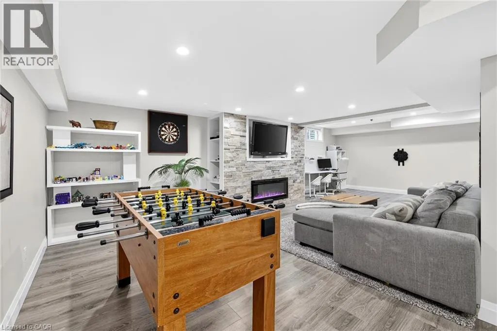 28 ENDEAVOUR Drive