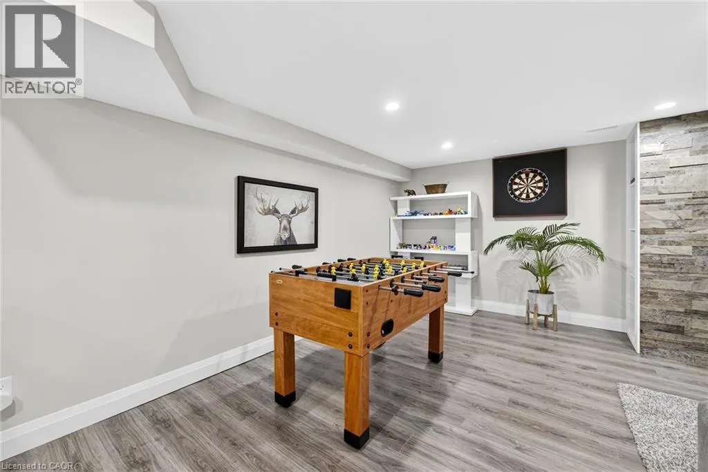 28 ENDEAVOUR Drive