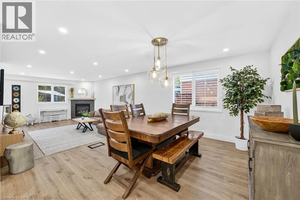 28 ENDEAVOUR Drive