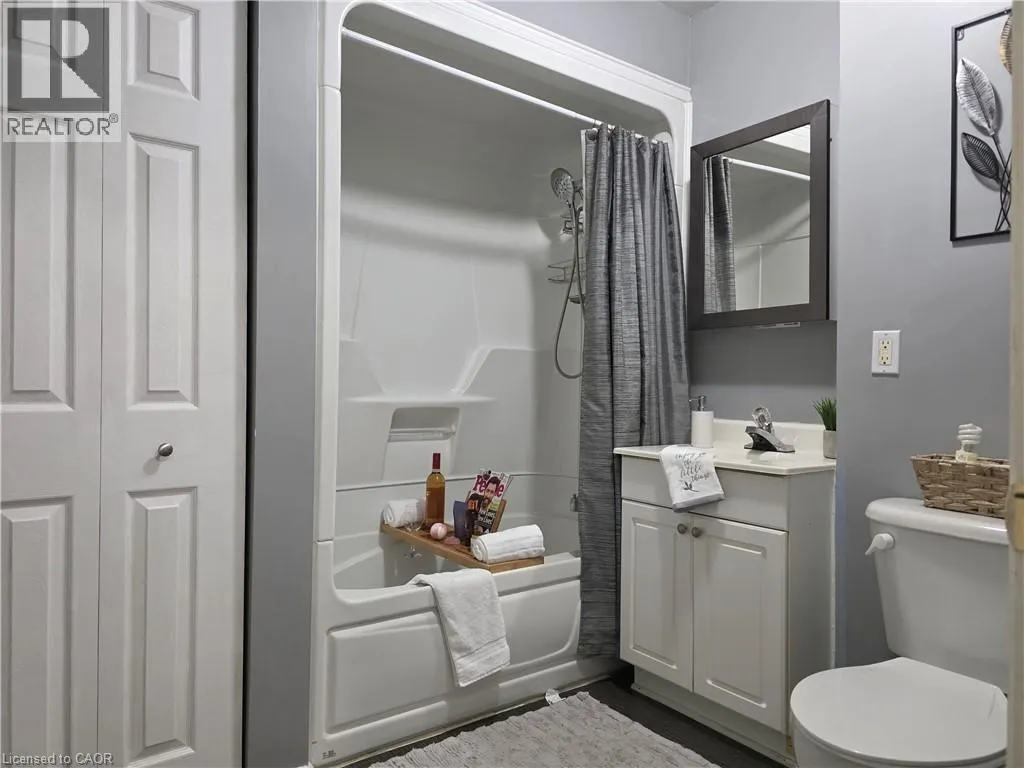 211 VERONICA Drive Unit# 10, #10