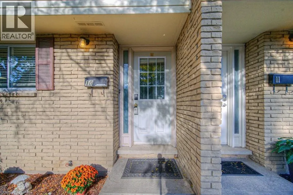 211 VERONICA Drive Unit# 10, #10