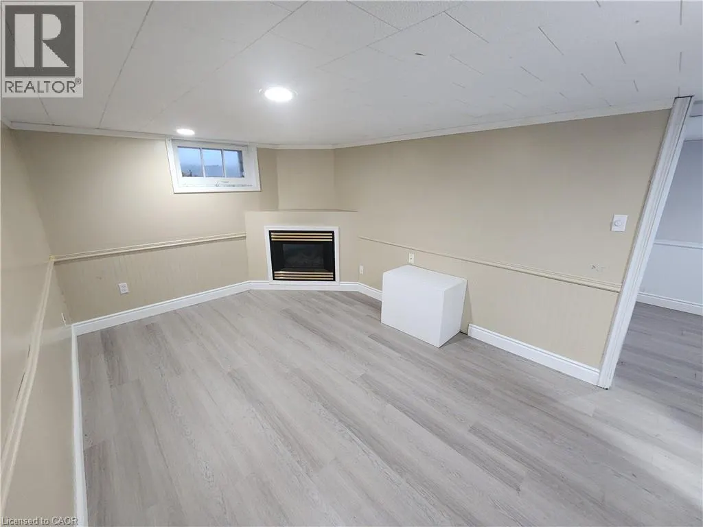 185 HIGHLAND Road W