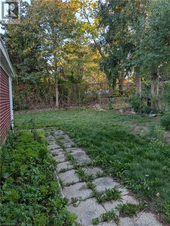 185 HIGHLAND Road W