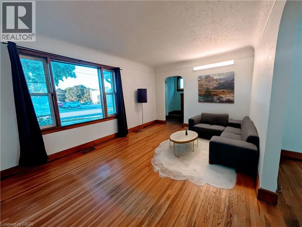 185 HIGHLAND Road W