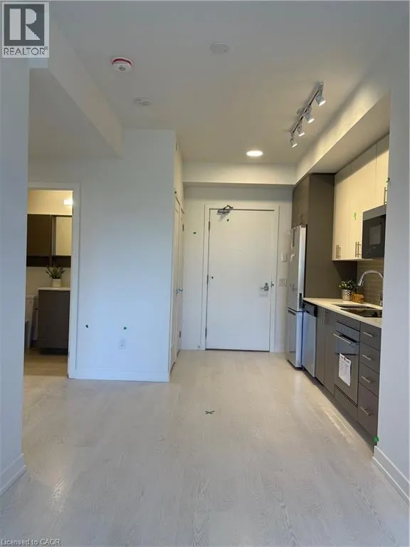 415 MAIN Street W Unit# 204, #204