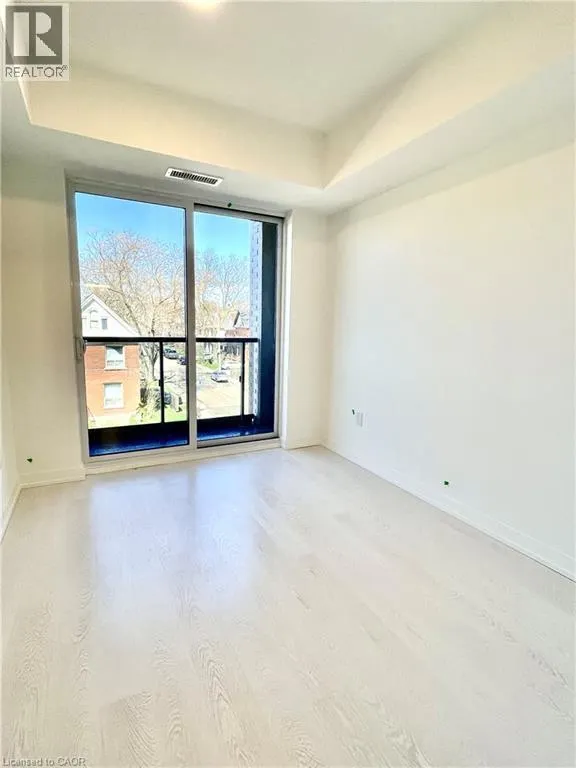 415 MAIN Street W Unit# 204, #204