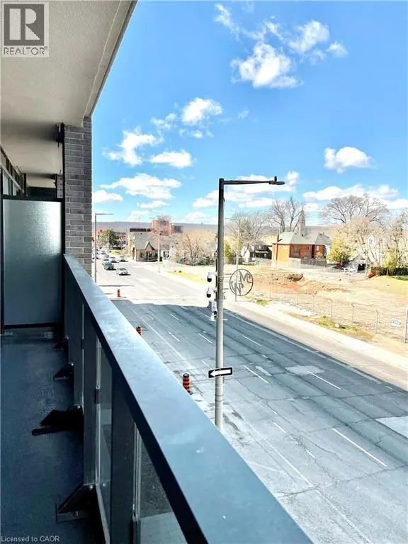 415 MAIN Street W Unit# 204, #204