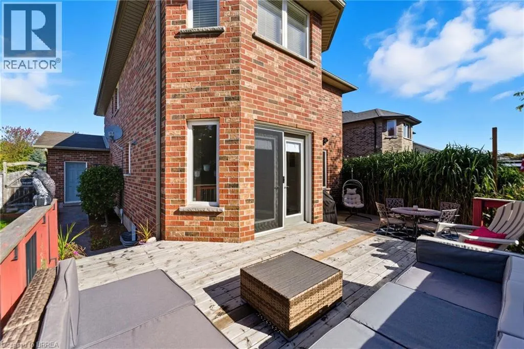 61 HARMER Crescent