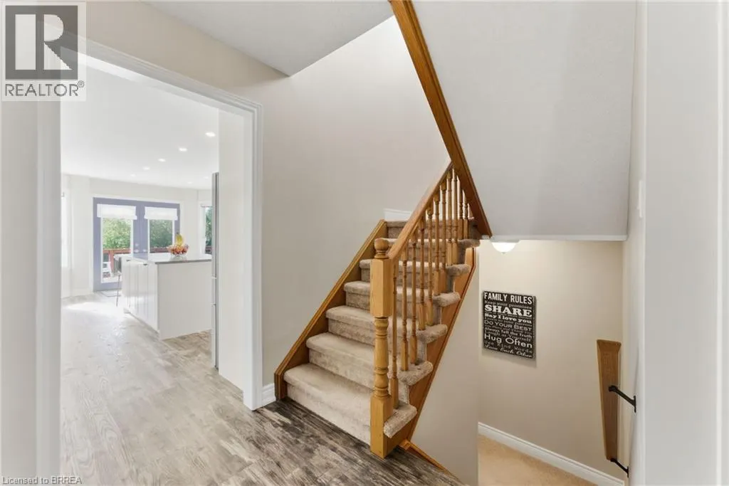 61 HARMER Crescent