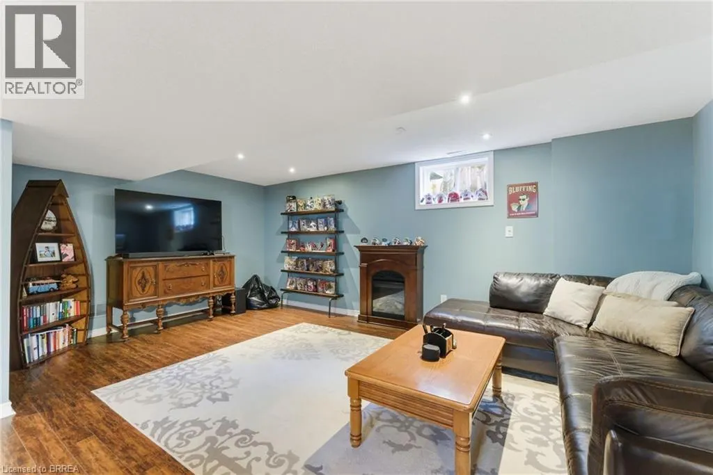 61 HARMER Crescent