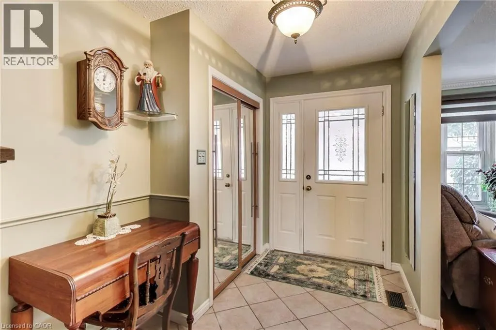 12 KINGSVIEW Drive