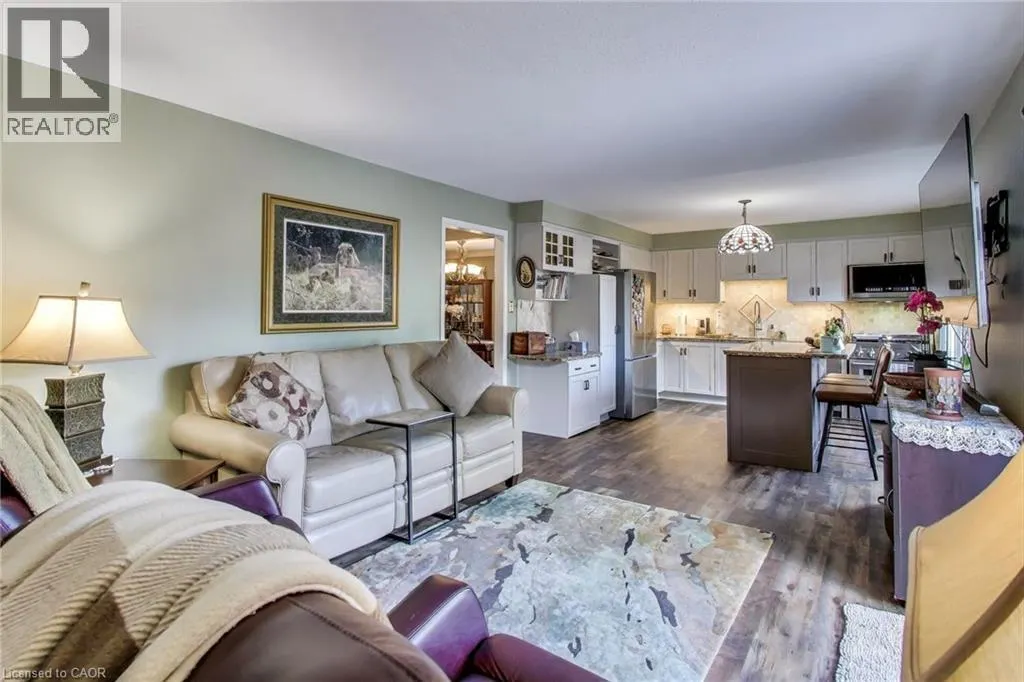 12 KINGSVIEW Drive