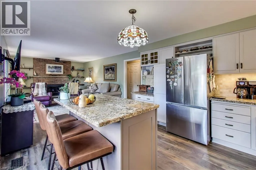 12 KINGSVIEW Drive