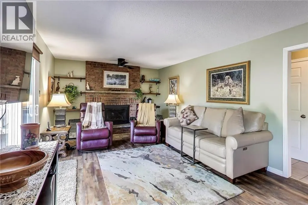 12 KINGSVIEW Drive