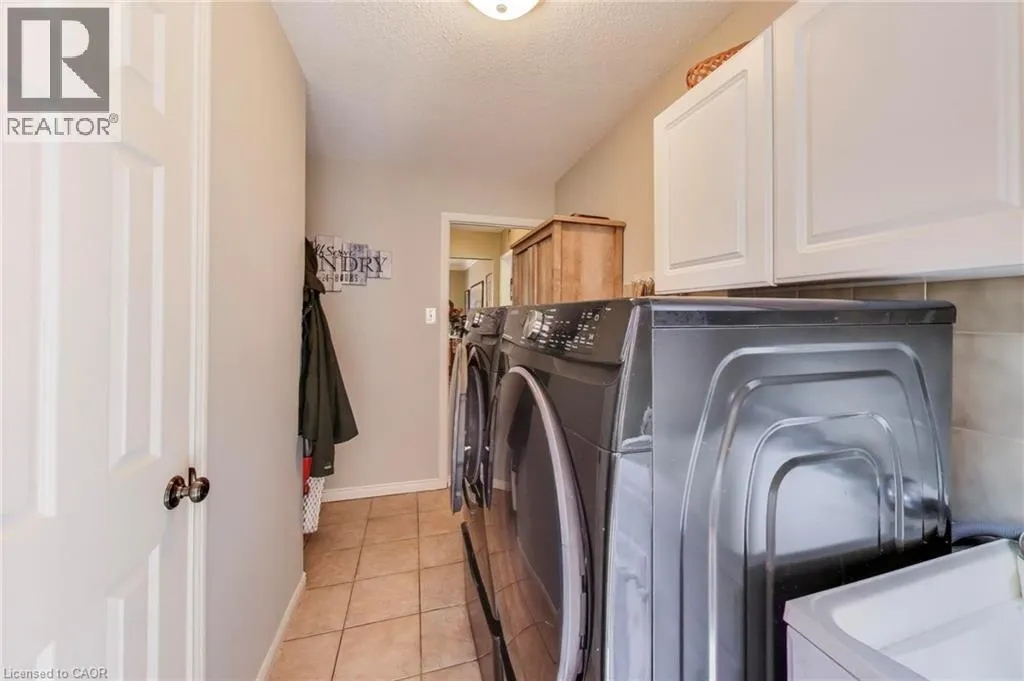 12 KINGSVIEW Drive