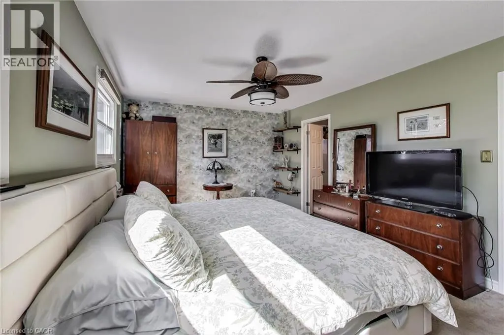 12 KINGSVIEW Drive