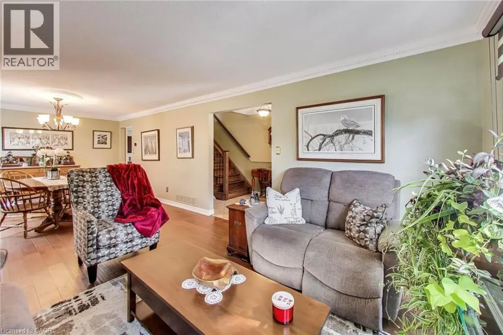 12 KINGSVIEW Drive