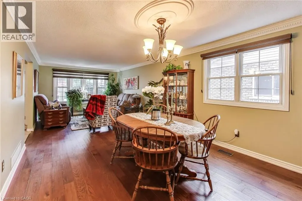 12 KINGSVIEW Drive