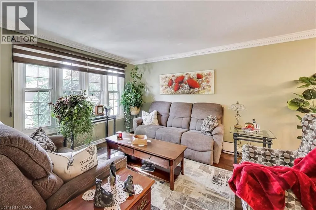 12 KINGSVIEW Drive