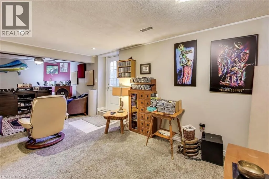 12 KINGSVIEW Drive