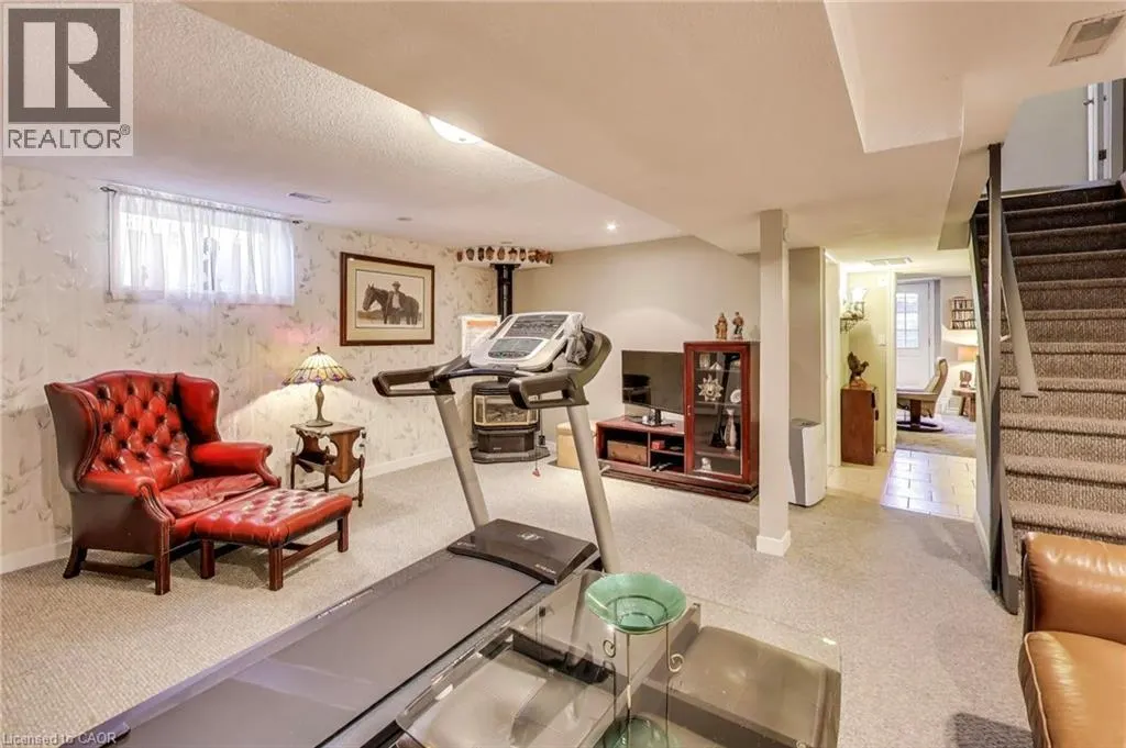 12 KINGSVIEW Drive