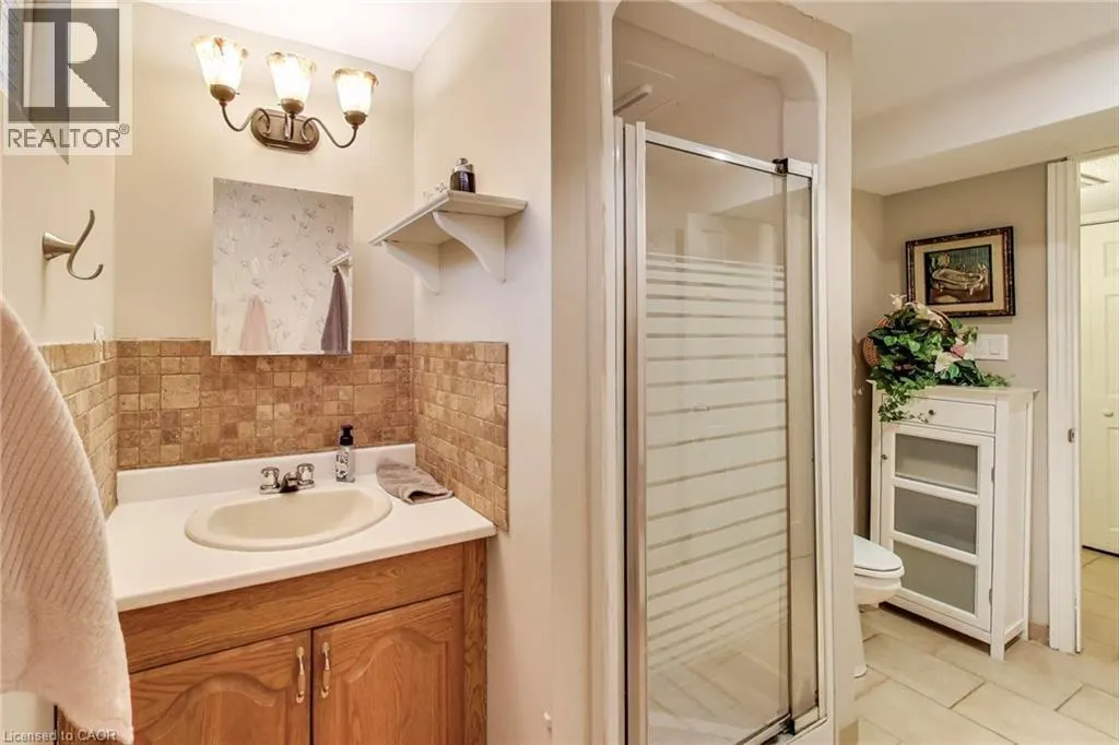 12 KINGSVIEW Drive