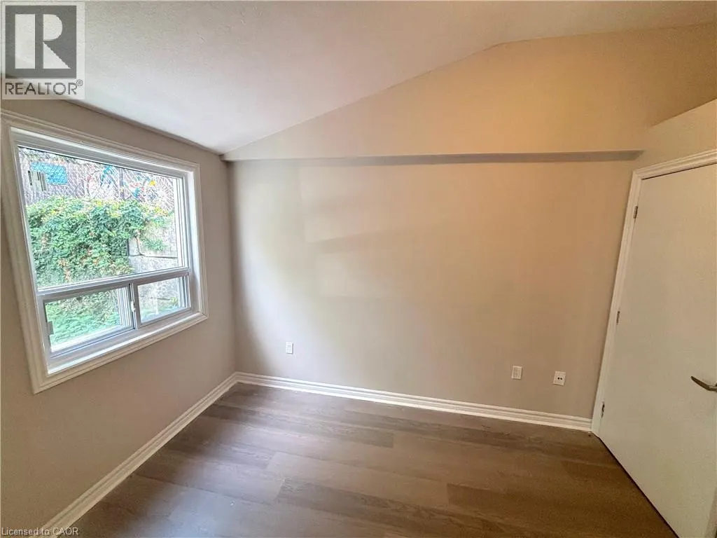 40 COOTES Drive