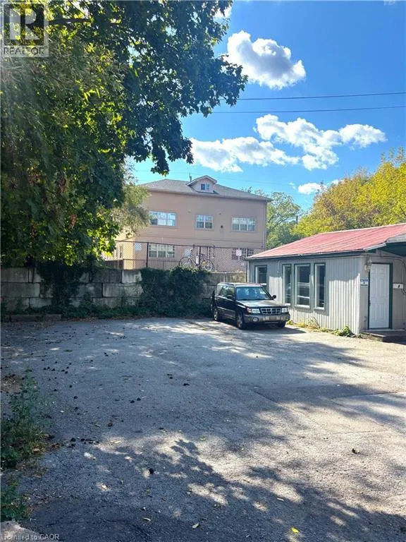 40 COOTES Drive