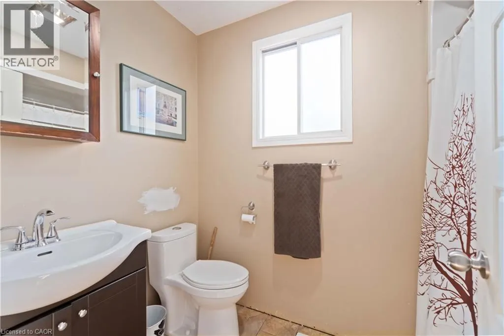 164 DUFFERIN Avenue