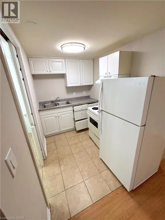 81 DUNDAS Street Unit# 9, #9