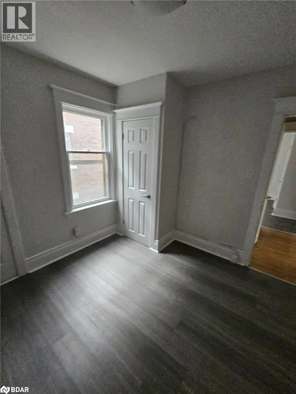 983 MAIN Street E Unit# 3, #3