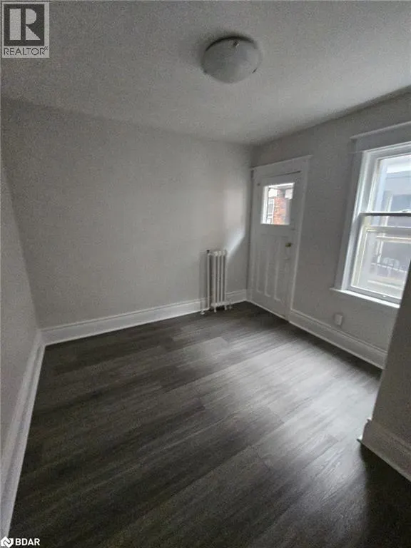983 MAIN Street E Unit# 3, #3