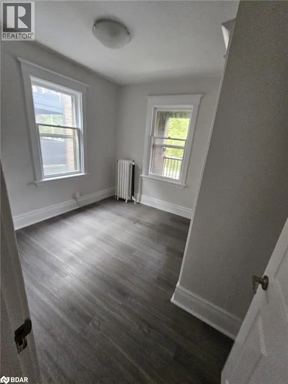 983 MAIN Street E Unit# 3, #3