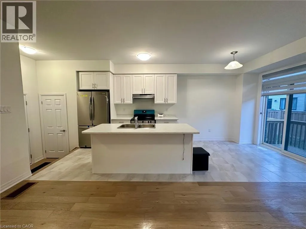 27 AMOS Avenue
