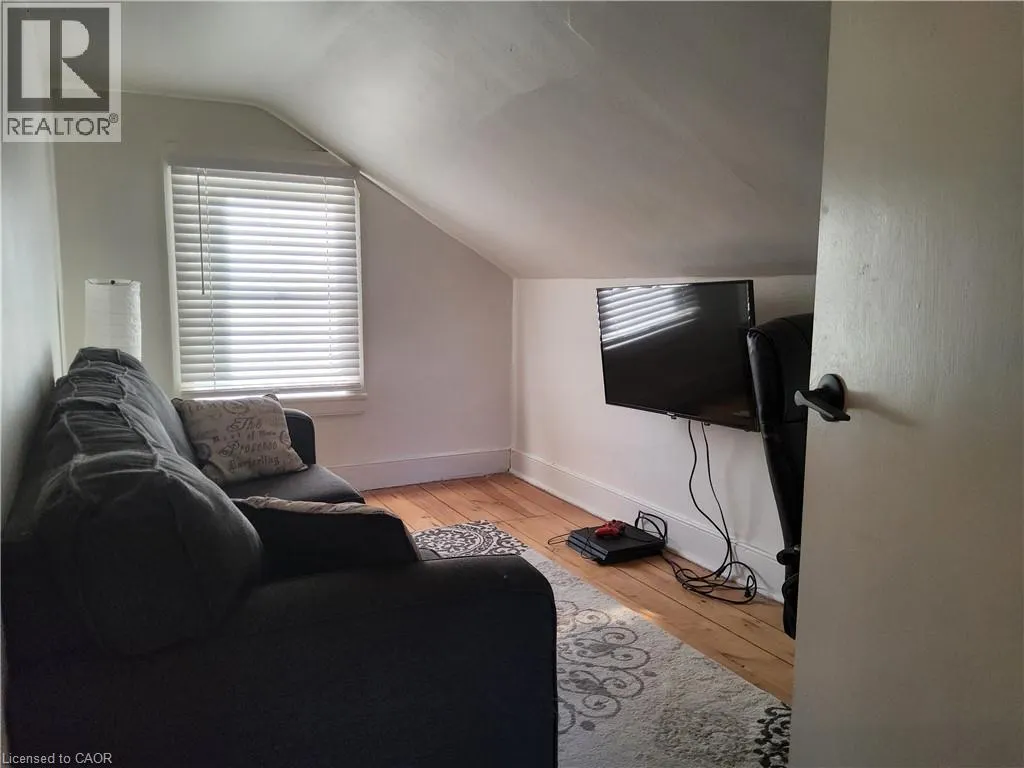 1 JOHN Avenue