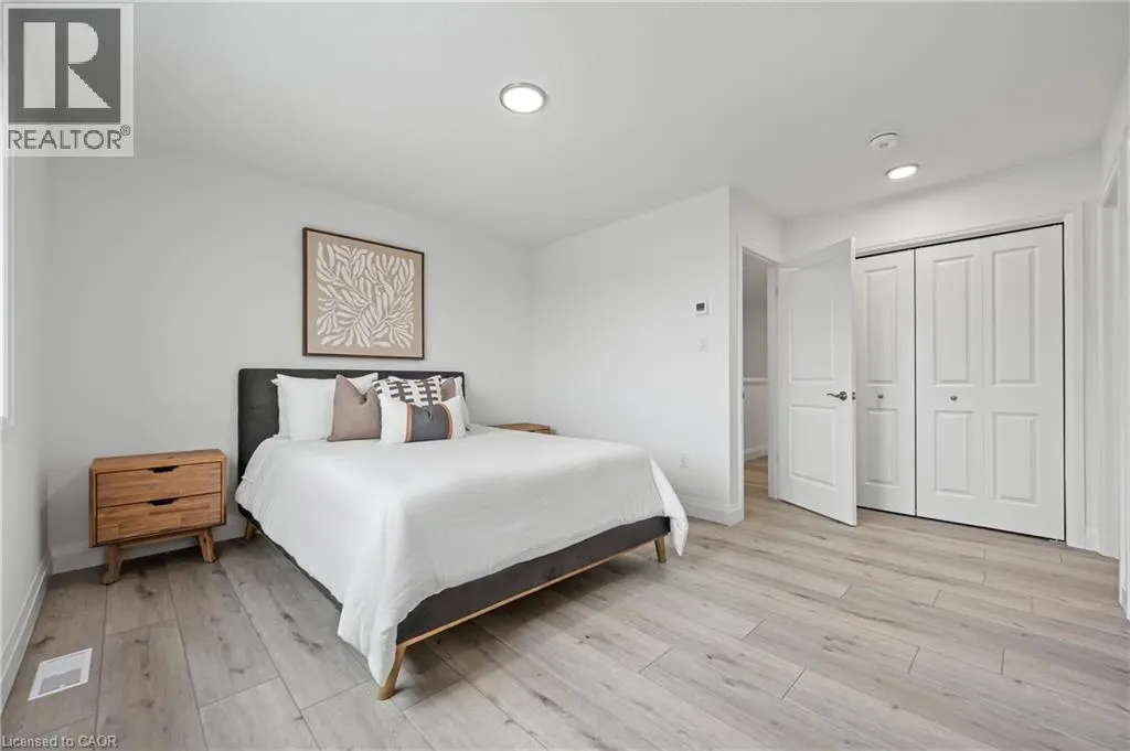 182 BRIDGE Crescent Unit# 8, #8