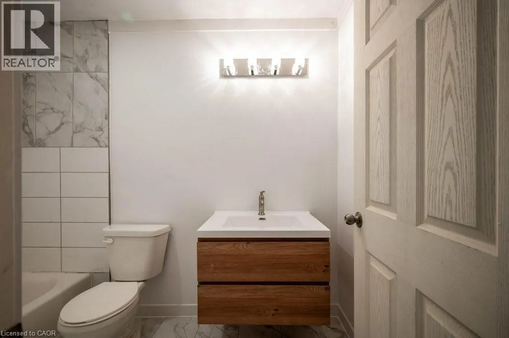 34 BURN Place Unit# 5, #5