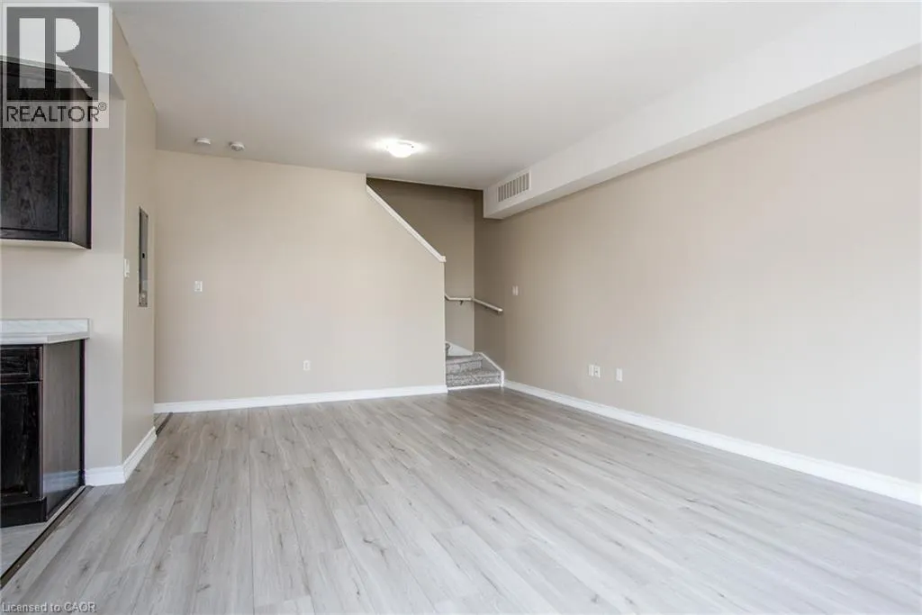 70 WILLOWRUN Drive Unit# H 3, #H 3