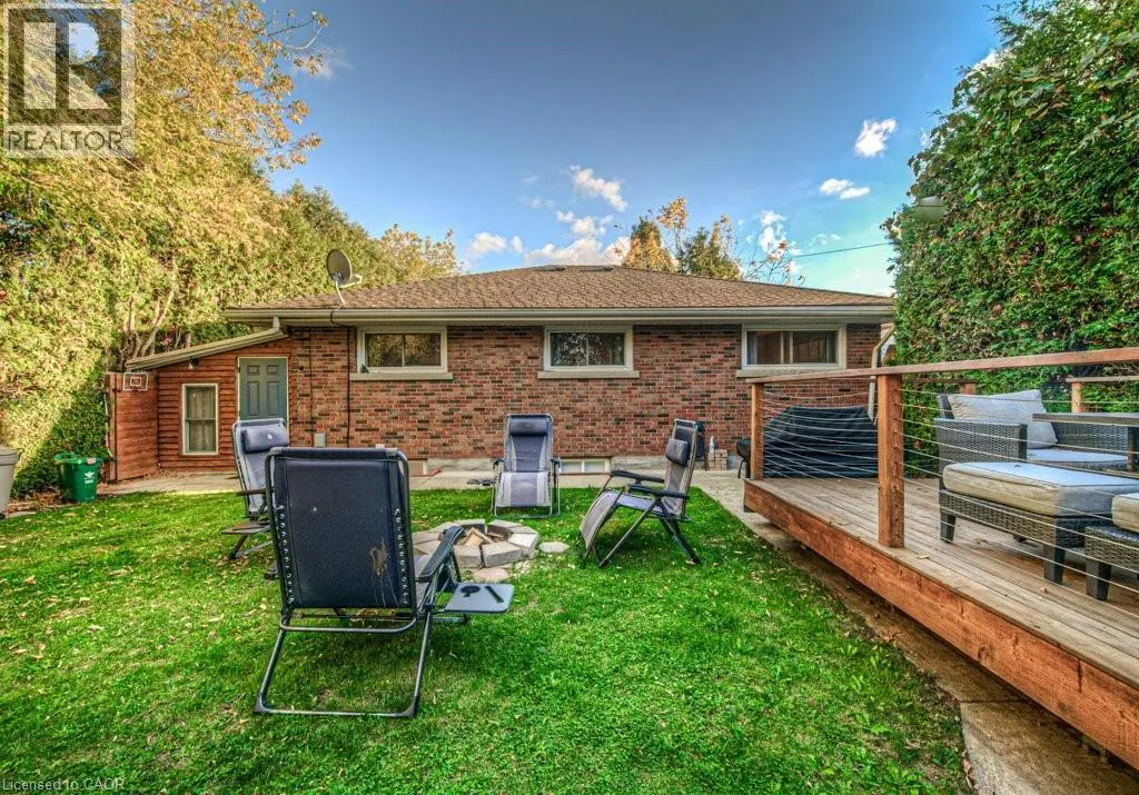 18 HILLTOP Drive