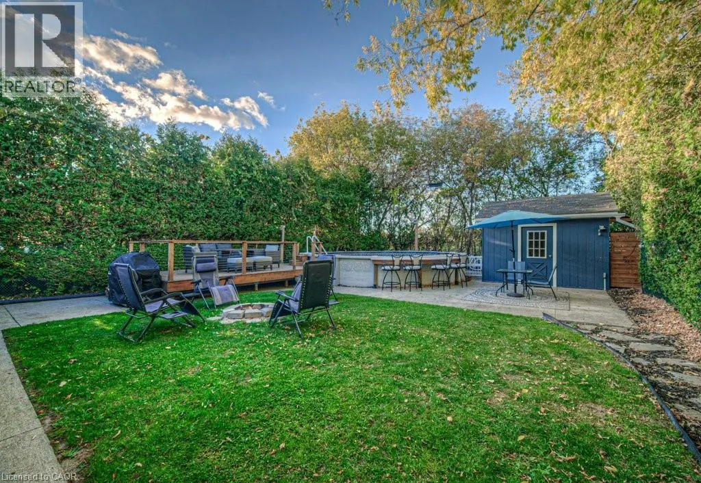 18 HILLTOP Drive