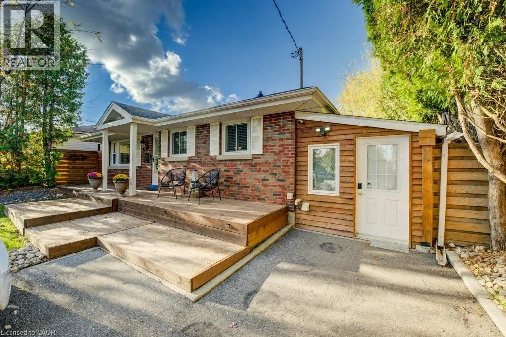 18 HILLTOP Drive
