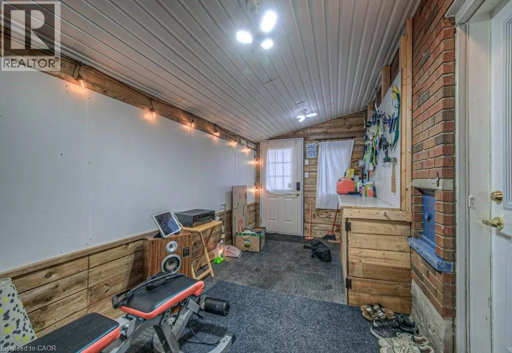 18 HILLTOP Drive