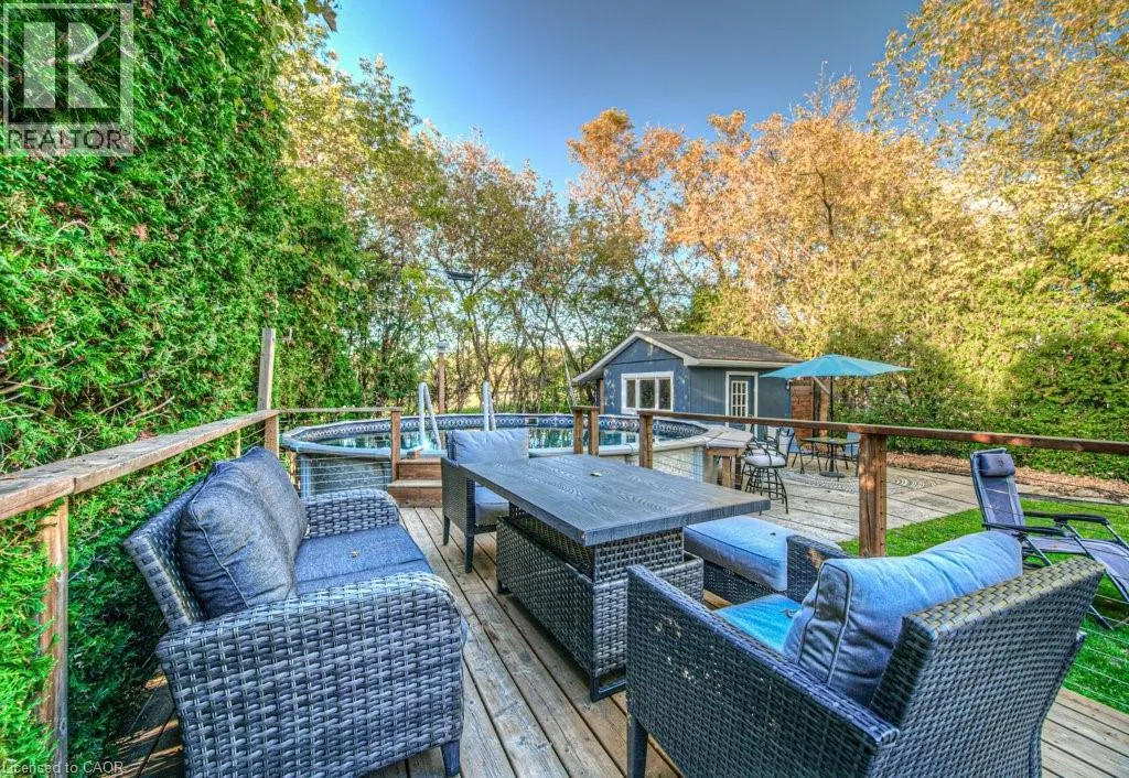 18 HILLTOP Drive