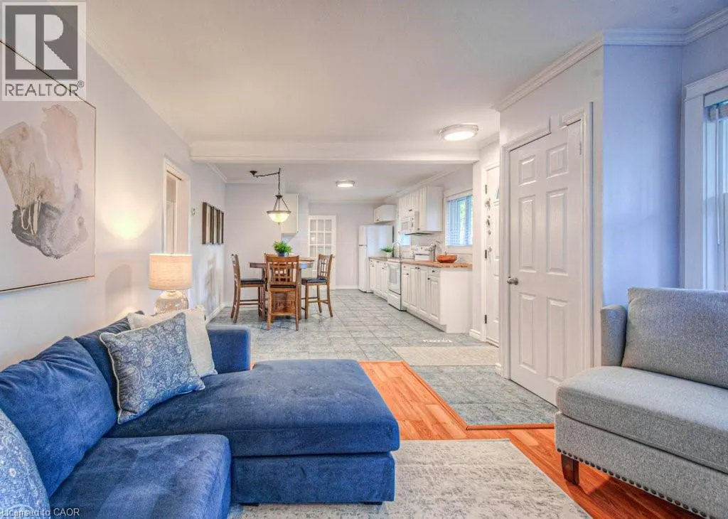 18 HILLTOP Drive