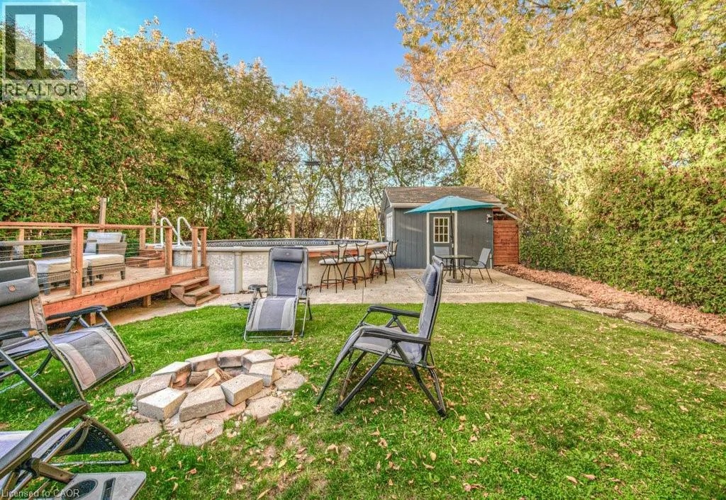 18 HILLTOP Drive