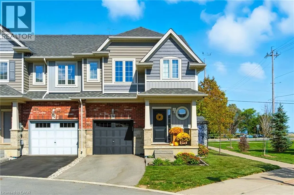 70 DUNROBIN Lane
